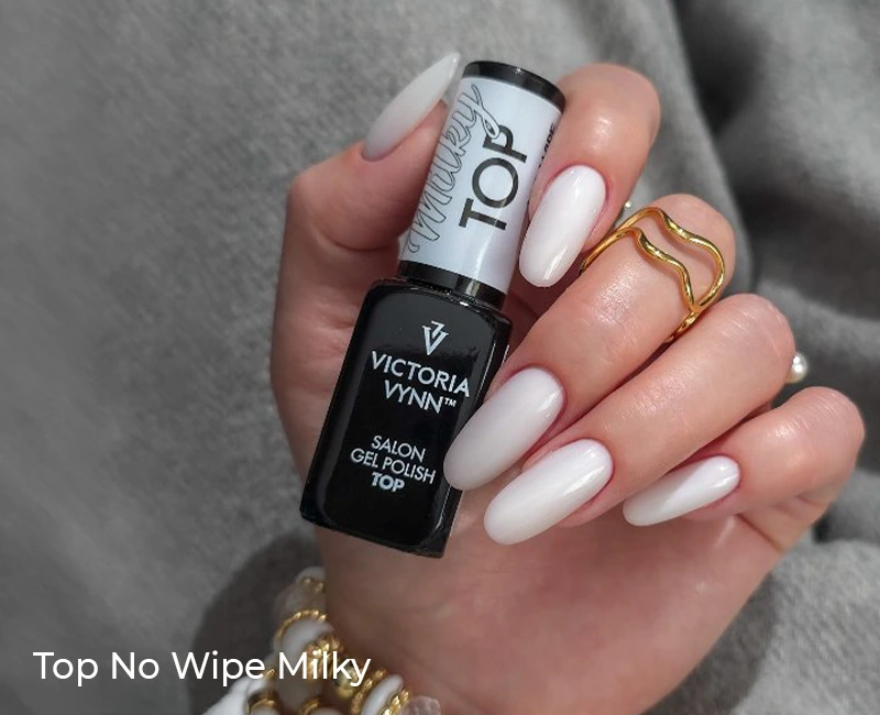 milky whit nails mariage 2026